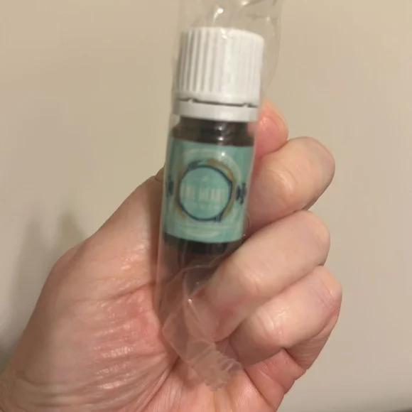 Young Living Essential Oils - lot of 13 unopened bottles - Picture 5 of 6